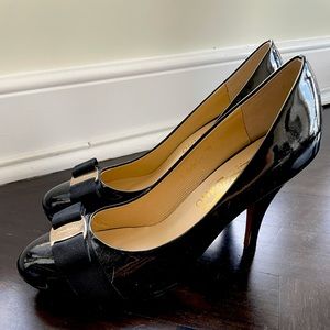 LIKE NEW Ferragamo Vara Bow Pumps